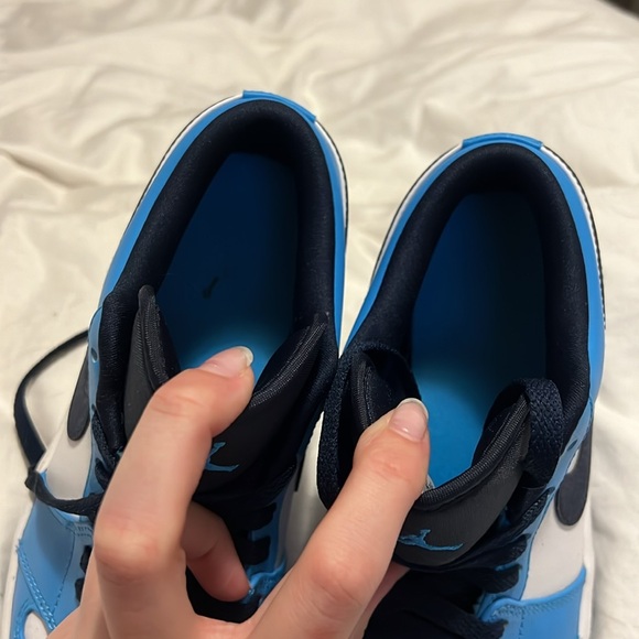 Jordan 1 low UNC 2021 Size US 8 - Picture 5 of 6